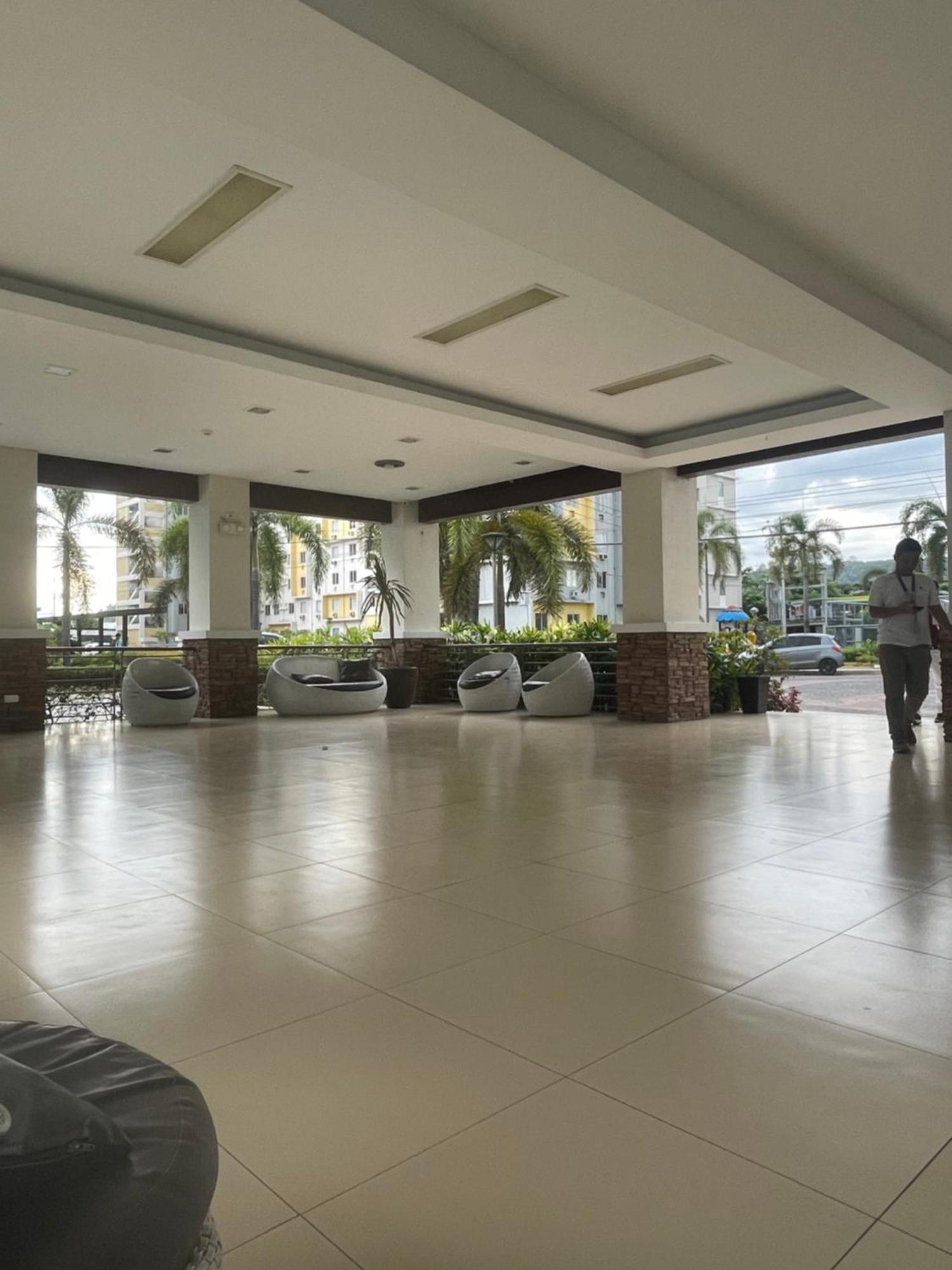 8 Spatial Condominium Davao City Exterior foto